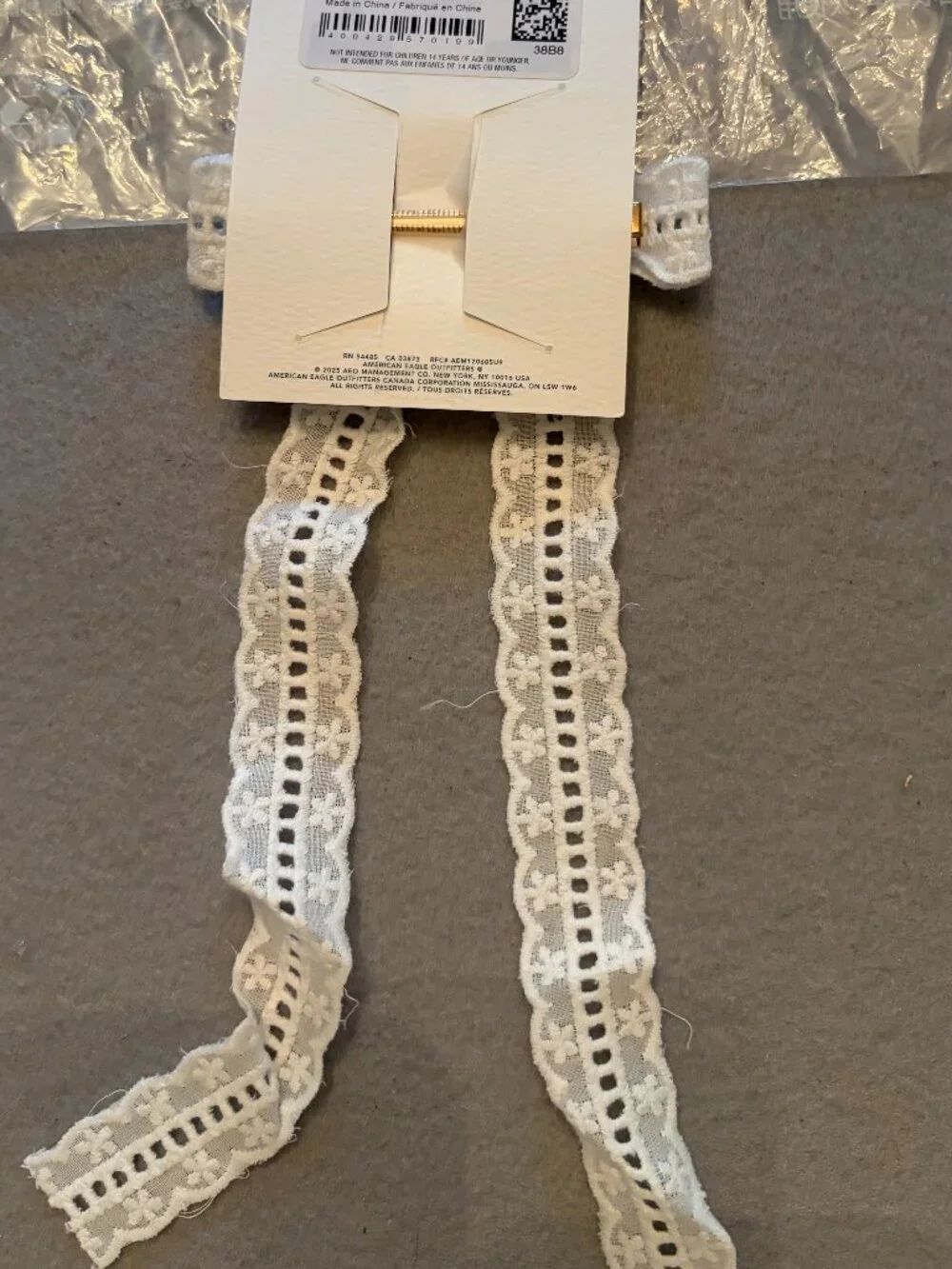 ✨ NWT American Eagle Boho White Eyelet Hair Ribbon Bow Clamp ✨
